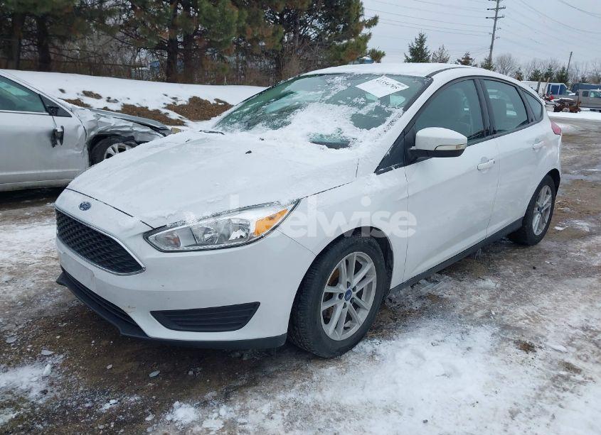 Photo 2 of 2017 Ford Focus SE (VIN 1FADP3K21HL259450)
