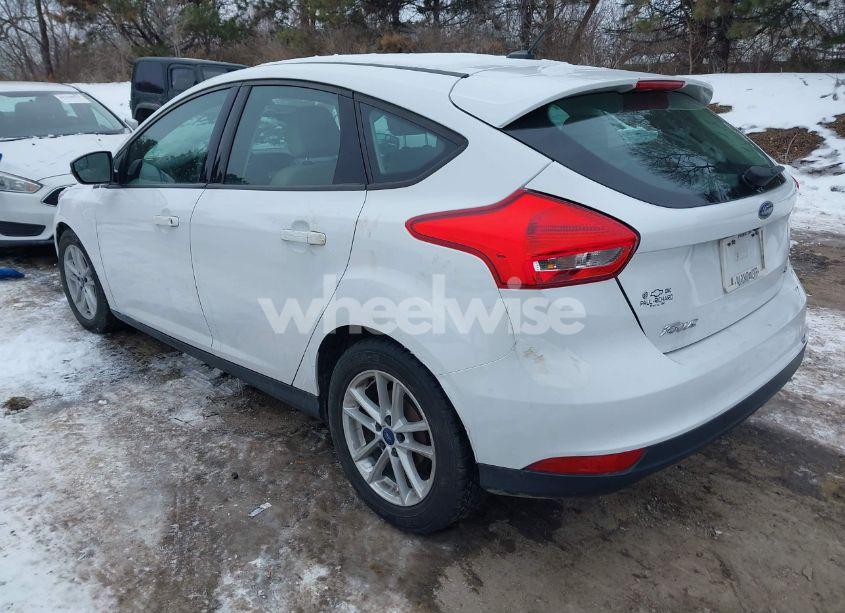 Photo 3 of 2017 Ford Focus SE (VIN 1FADP3K21HL259450)