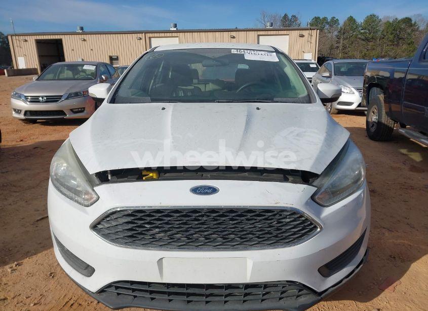 Photo 12 of 2017 Ford Focus SE (VIN 1FADP3K21HL259559)