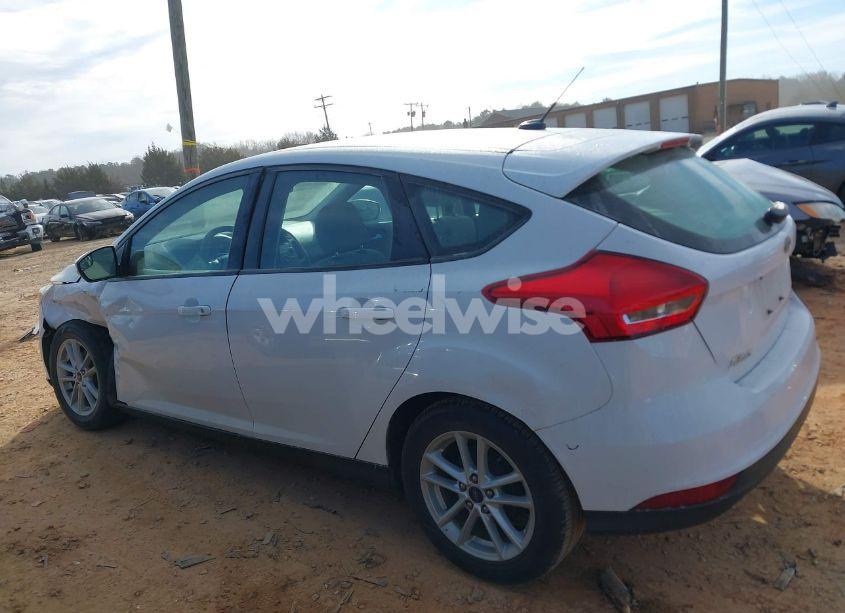 Photo 14 of 2017 Ford Focus SE (VIN 1FADP3K21HL259559)