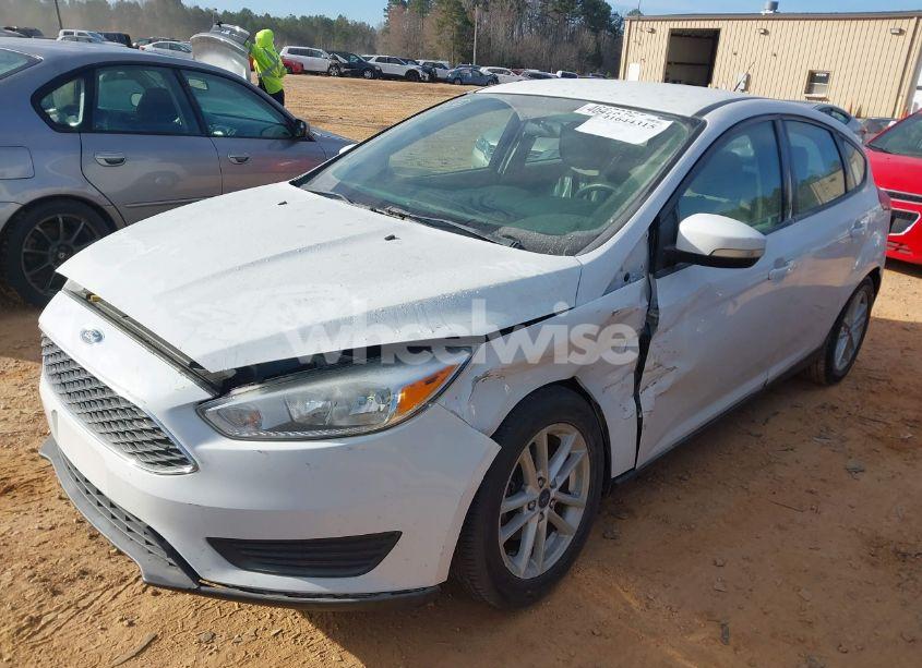 Photo 2 of 2017 Ford Focus SE (VIN 1FADP3K21HL259559)