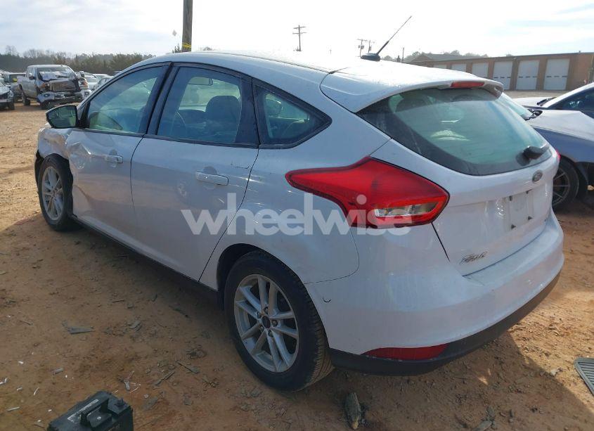 Photo 3 of 2017 Ford Focus SE (VIN 1FADP3K21HL259559)