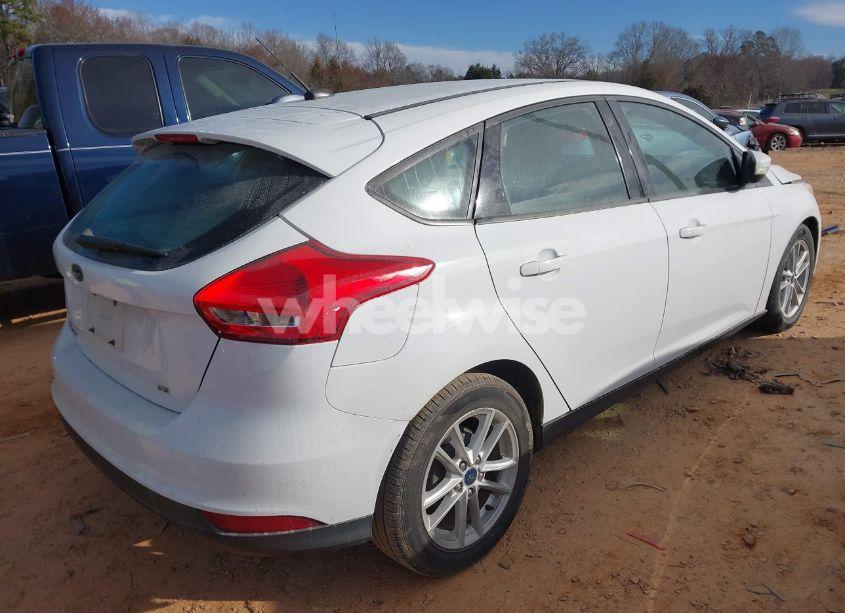 Photo 4 of 2017 Ford Focus SE (VIN 1FADP3K21HL259559)