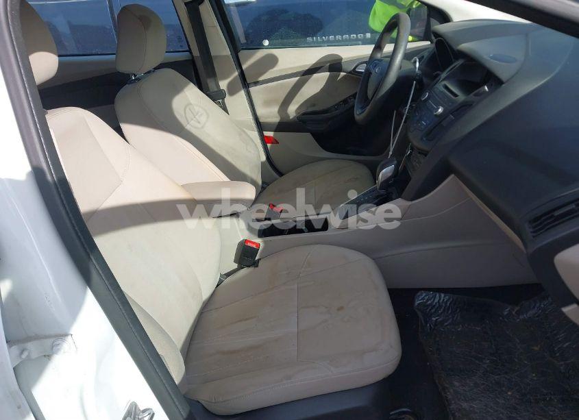 Photo 5 of 2017 Ford Focus SE (VIN 1FADP3K21HL259559)