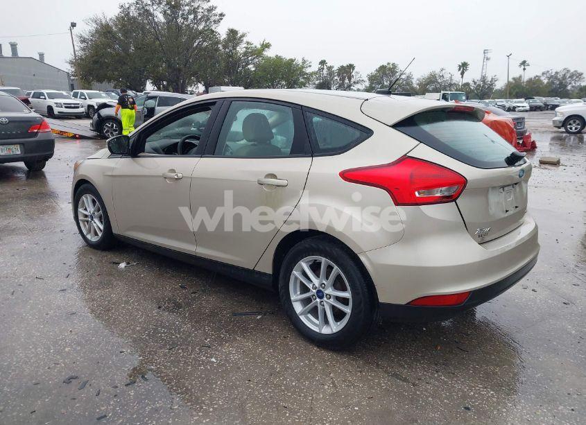 Photo 3 of 2017 Ford Focus SE (VIN 1FADP3K21HL262395)