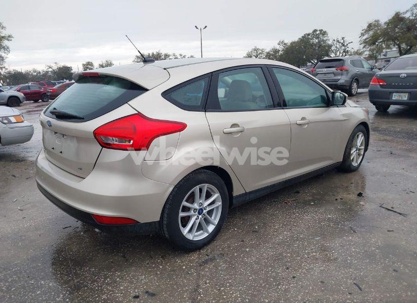 Photo 4 of 2017 Ford Focus SE (VIN 1FADP3K21HL262395)
