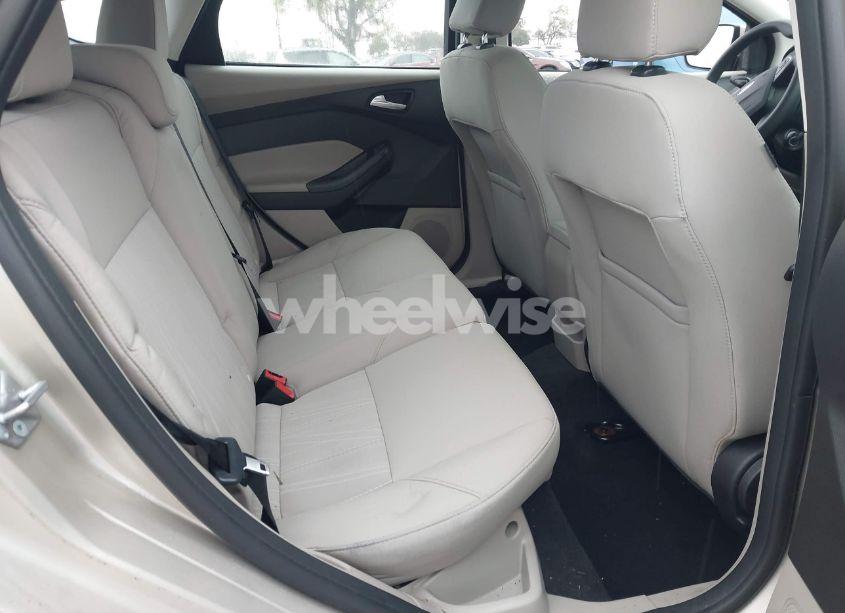 Photo 8 of 2017 Ford Focus SE (VIN 1FADP3K21HL262395)