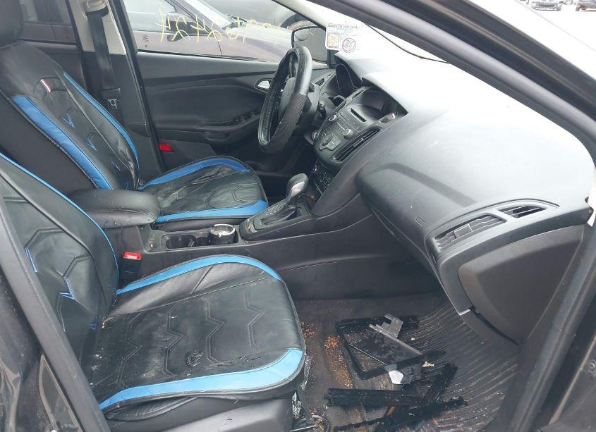 Photo 5 of 2017 Ford Focus SE (VIN 1FADP3K21HL335751)