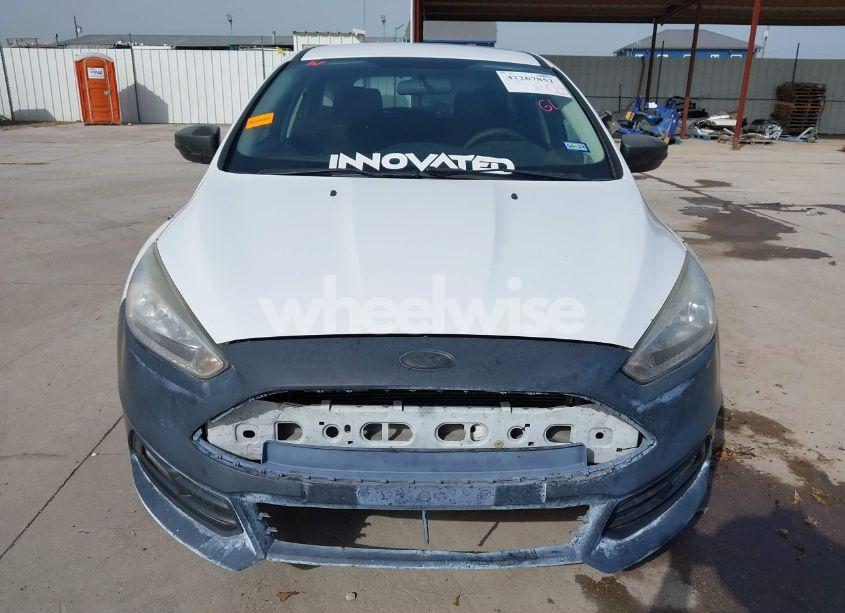 Photo 12 of 2017 Ford Focus SE (VIN 1FADP3K21HL347348)