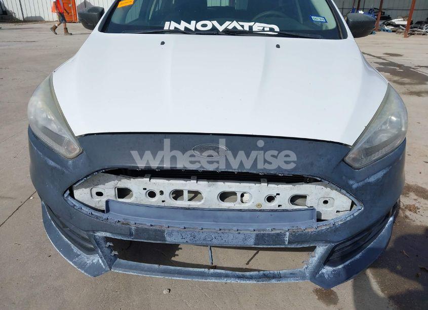 Photo 6 of 2017 Ford Focus SE (VIN 1FADP3K21HL347348)