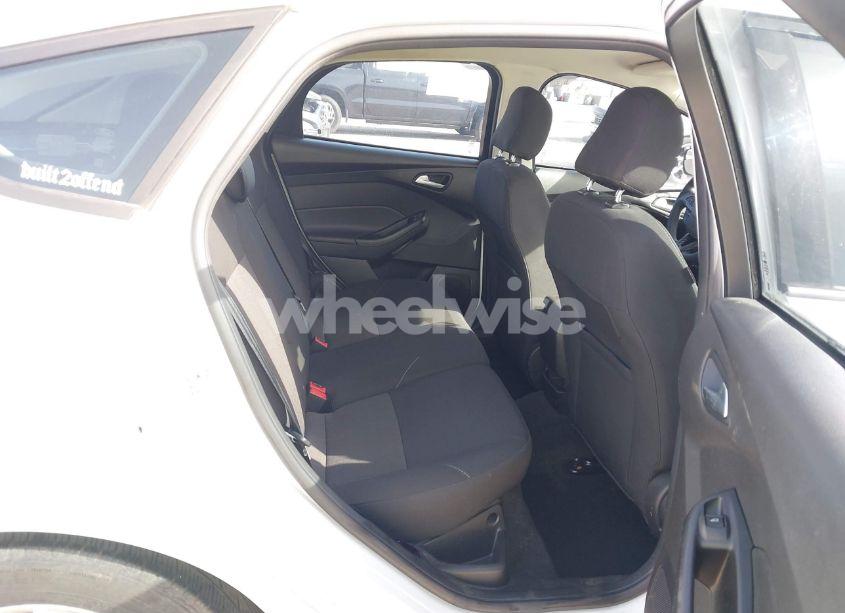 Photo 8 of 2017 Ford Focus SE (VIN 1FADP3K21HL347348)