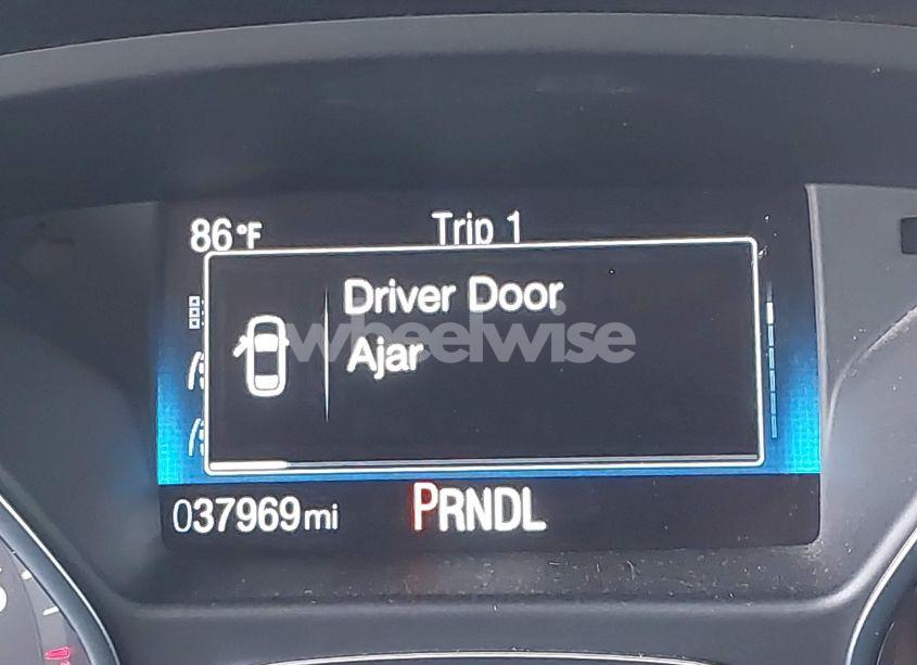 Photo 16 of 2018 Ford Focus SE (VIN 1FADP3K21JL217530)