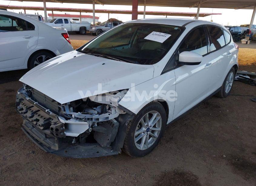 Photo 2 of 2018 Ford Focus SE (VIN 1FADP3K21JL217530)