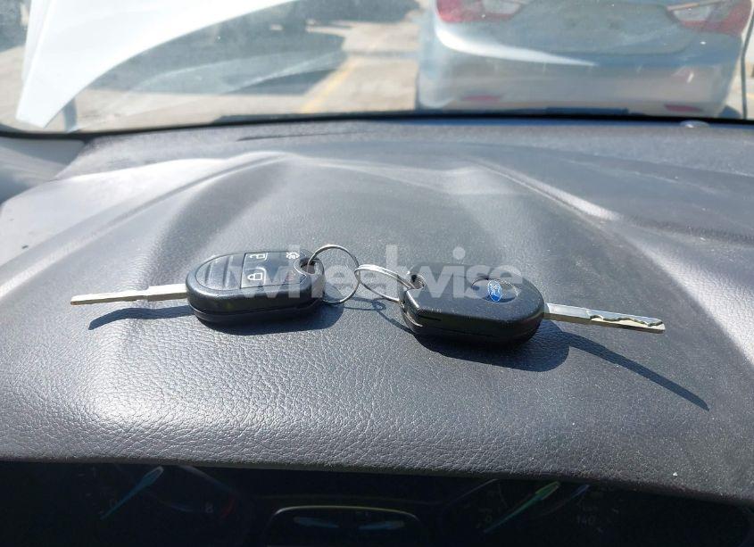 Photo 11 of 2018 Ford Focus SE (VIN 1FADP3K21JL231914)