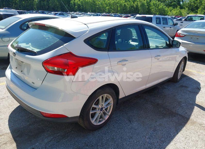 Photo 4 of 2018 Ford Focus SE (VIN 1FADP3K21JL231914)