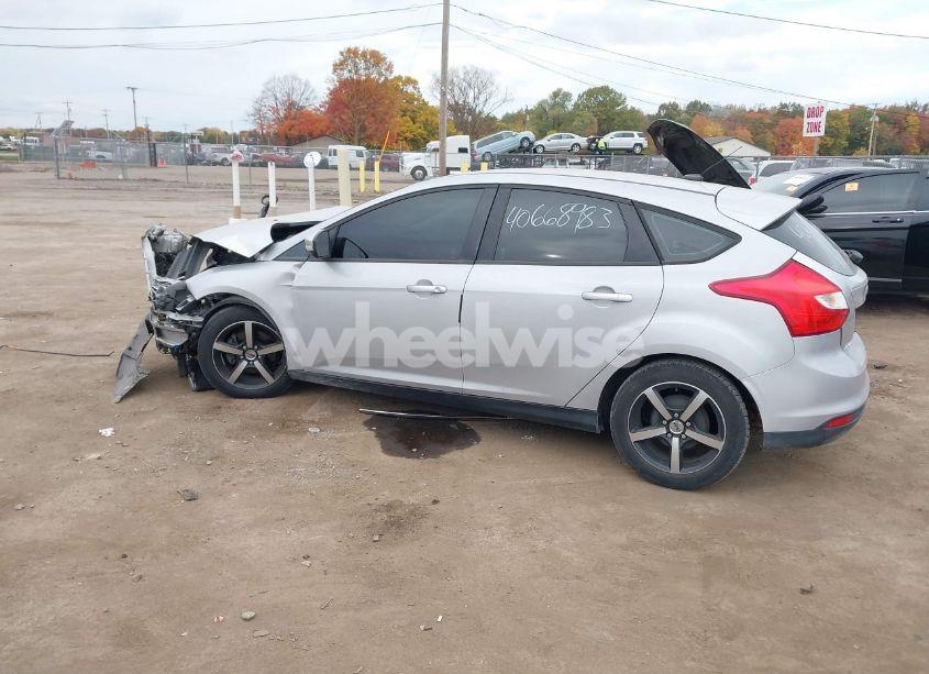 Photo 14 of 2013 Ford Focus SE (VIN 1FADP3K22DL125296)