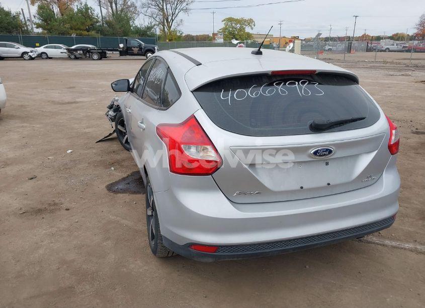 Photo 3 of 2013 Ford Focus SE (VIN 1FADP3K22DL125296)