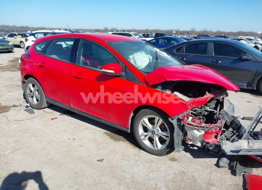 2013 Ford Focus SE (VIN 1FADP3K22DL133298) main photo