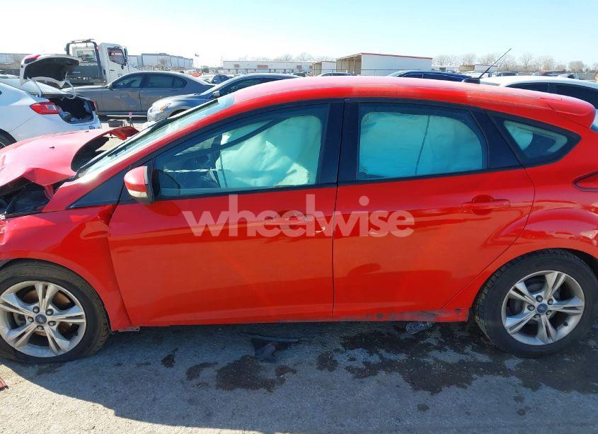 Photo 14 of 2013 Ford Focus SE (VIN 1FADP3K22DL133298)