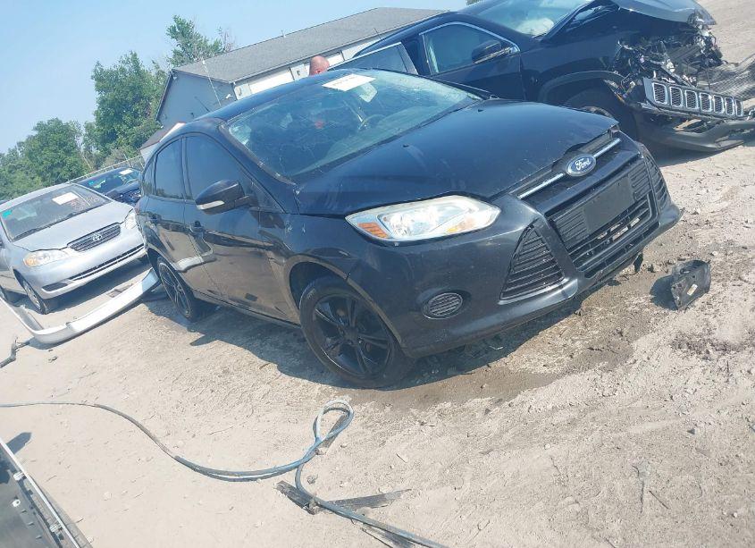 2013 Ford Focus SE (VIN 1FADP3K22DL208730) main photo