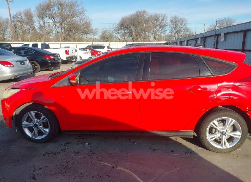 Photo 14 of 2013 Ford Focus SE (VIN 1FADP3K22DL237774)