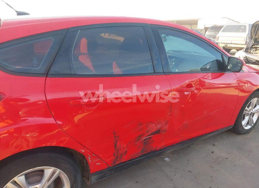 Photo 17 of 2013 Ford Focus SE (VIN 1FADP3K22DL237774)