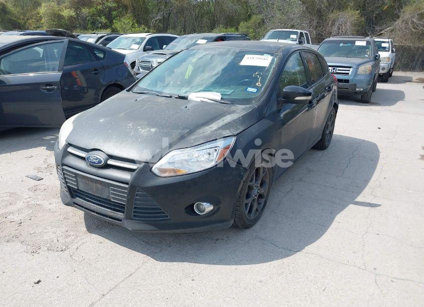 Photo 2 of 2013 Ford Focus SE (VIN 1FADP3K22DL253652)