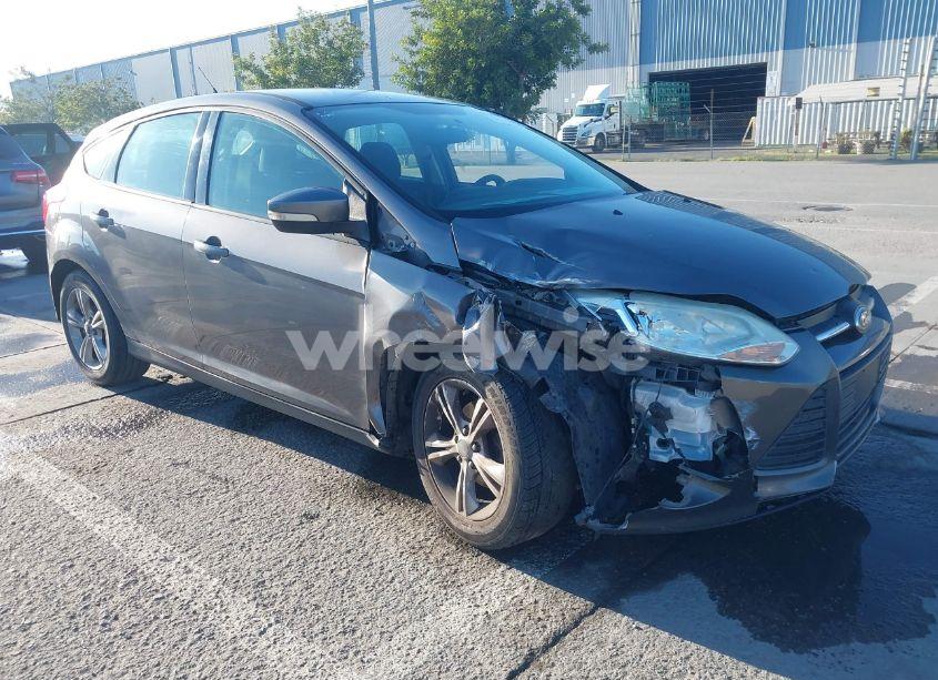 2013 Ford Focus SE (VIN 1FADP3K22DL286439) main photo