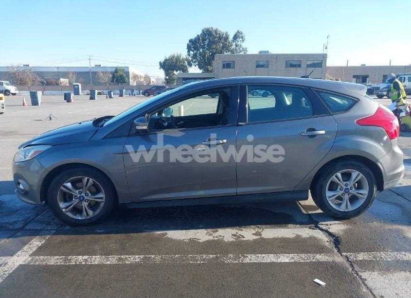 Photo 14 of 2013 Ford Focus SE (VIN 1FADP3K22DL286439)