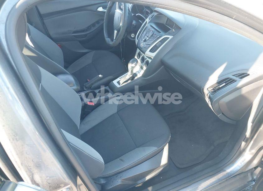 Photo 5 of 2013 Ford Focus SE (VIN 1FADP3K22DL286439)