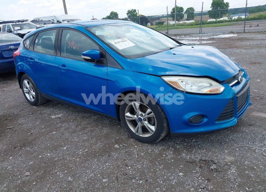 2013 Ford Focus SE (VIN 1FADP3K22DL305216) main photo