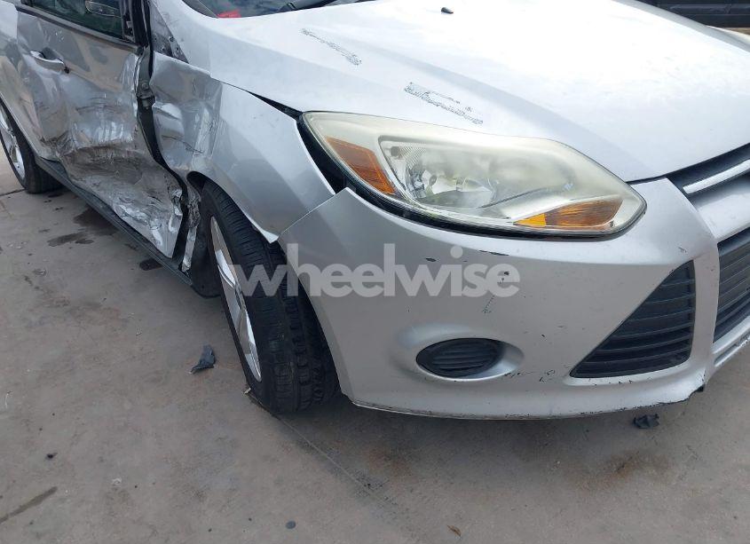 Photo 17 of 2013 Ford Focus SE (VIN 1FADP3K22DL351774)