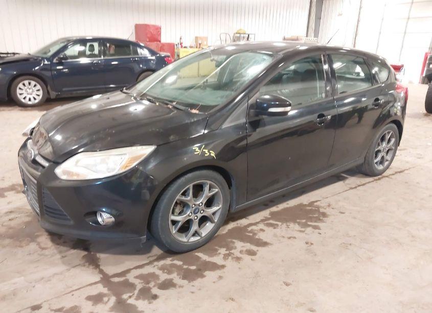 Photo 2 of 2014 Ford Focus SE (VIN 1FADP3K22EL103400)