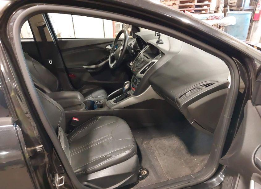 Photo 5 of 2014 Ford Focus SE (VIN 1FADP3K22EL103400)