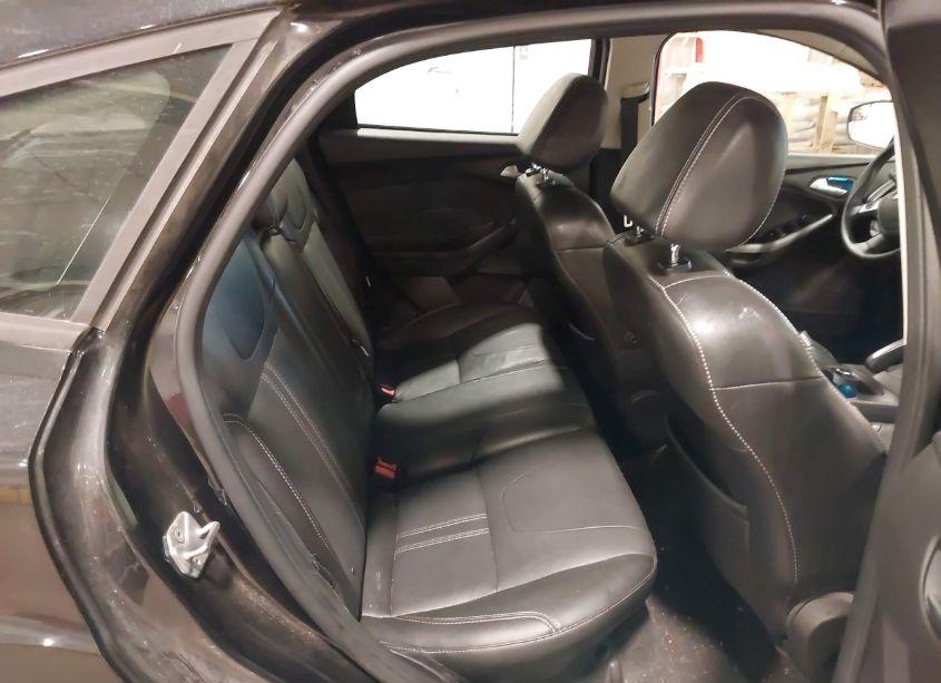 Photo 8 of 2014 Ford Focus SE (VIN 1FADP3K22EL103400)