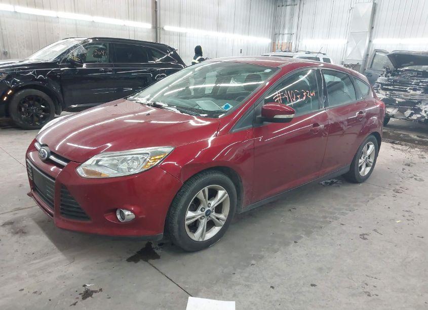 Photo 2 of 2014 Ford Focus SE (VIN 1FADP3K22EL127888)