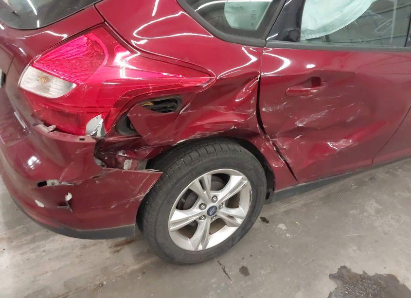 Photo 6 of 2014 Ford Focus SE (VIN 1FADP3K22EL127888)