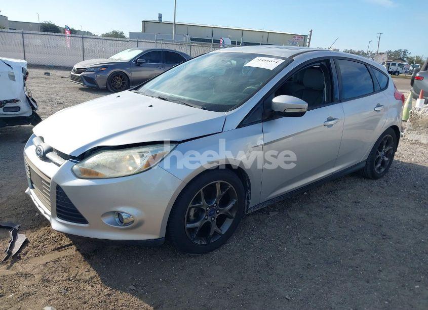 Photo 2 of 2014 Ford Focus SE (VIN 1FADP3K22EL151284)