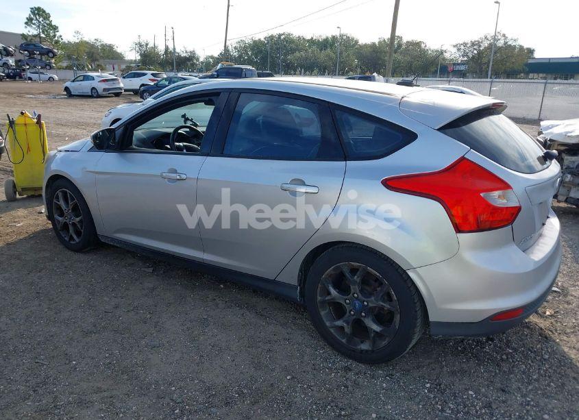 Photo 3 of 2014 Ford Focus SE (VIN 1FADP3K22EL151284)