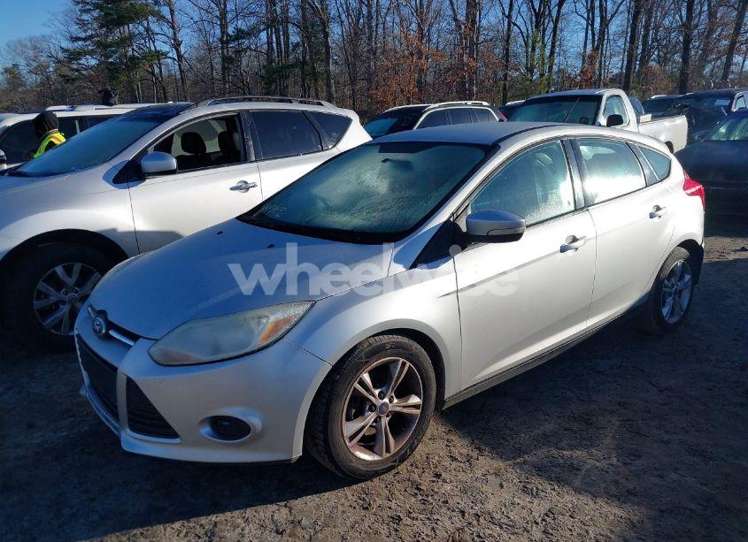 Photo 2 of 2014 Ford Focus SE (VIN 1FADP3K22EL159305)