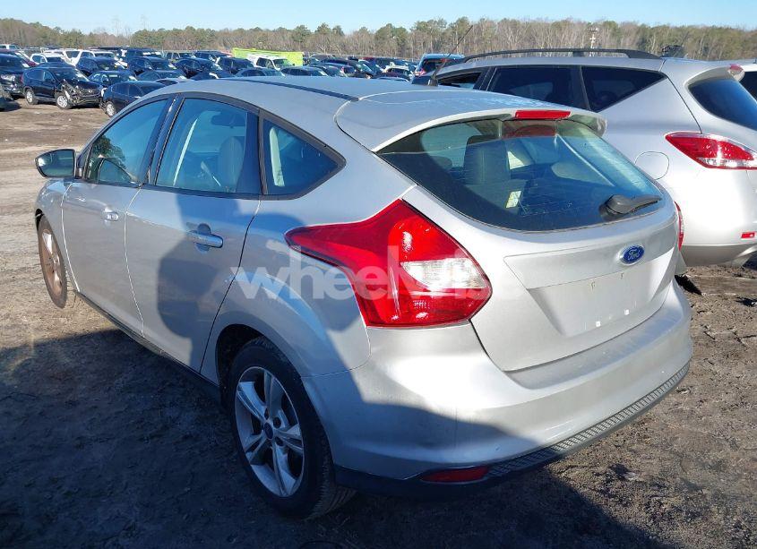 Photo 3 of 2014 Ford Focus SE (VIN 1FADP3K22EL159305)