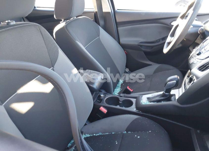 Photo 5 of 2014 Ford Focus SE (VIN 1FADP3K22EL159305)