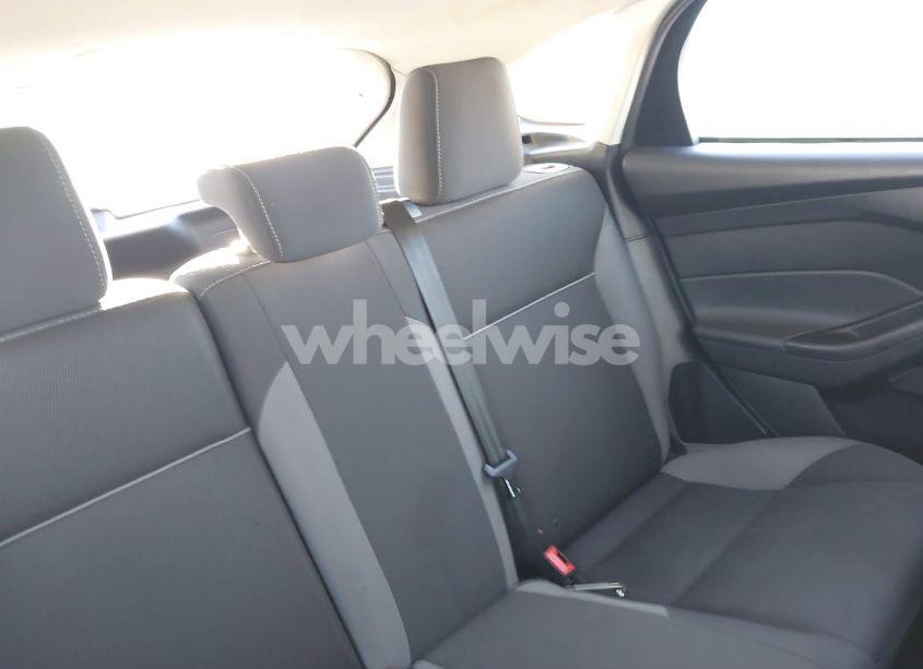 Photo 8 of 2014 Ford Focus SE (VIN 1FADP3K22EL159305)