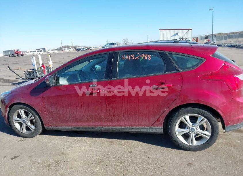 Photo 14 of 2014 Ford Focus SE (VIN 1FADP3K22EL175987)