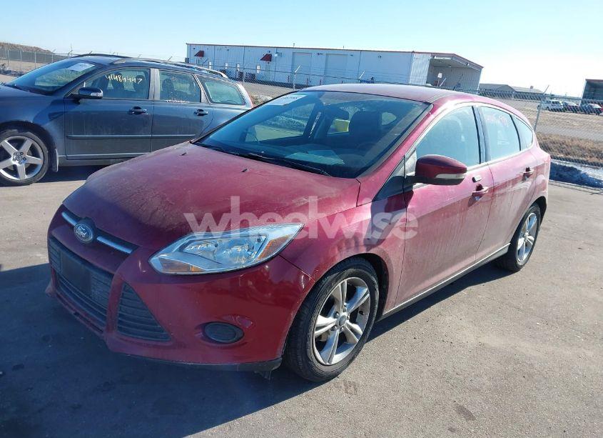 Photo 2 of 2014 Ford Focus SE (VIN 1FADP3K22EL175987)