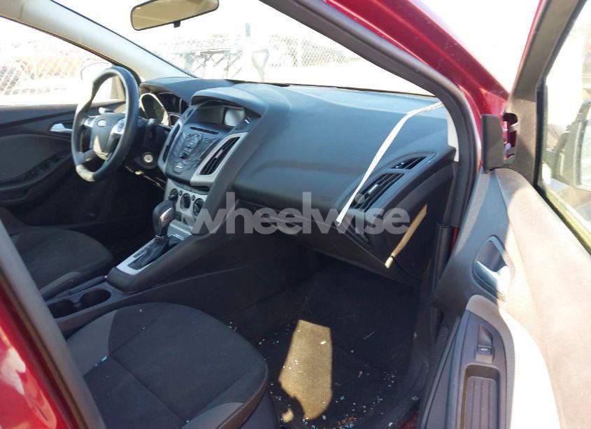 Photo 5 of 2014 Ford Focus SE (VIN 1FADP3K22EL175987)
