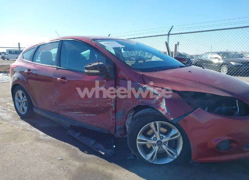 Photo 6 of 2014 Ford Focus SE (VIN 1FADP3K22EL175987)