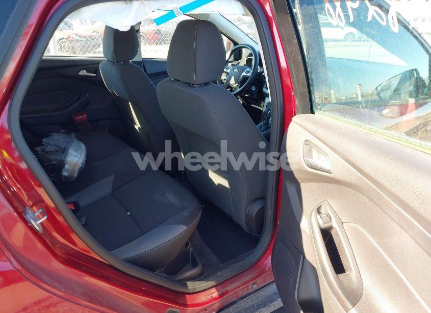 Photo 8 of 2014 Ford Focus SE (VIN 1FADP3K22EL175987)