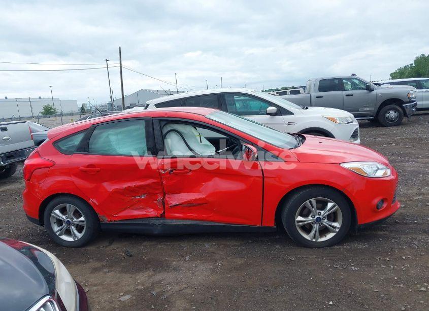 Photo 13 of 2014 Ford Focus SE (VIN 1FADP3K22EL188464)