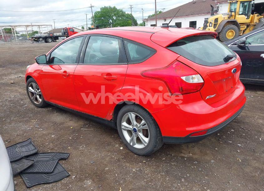 Photo 3 of 2014 Ford Focus SE (VIN 1FADP3K22EL188464)